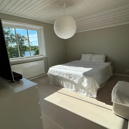 House By The Ocean In Villa